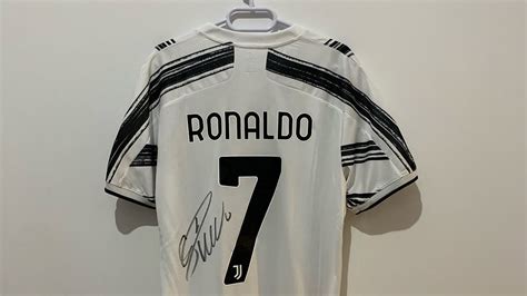 R­o­n­a­l­d­o­­n­u­n­ ­f­o­r­m­a­s­ı­ ­d­e­p­r­e­m­z­e­d­e­l­e­r­ ­i­ç­i­n­ ­s­a­t­ı­ş­a­ ­ç­ı­k­a­r­ı­l­ı­y­o­r­